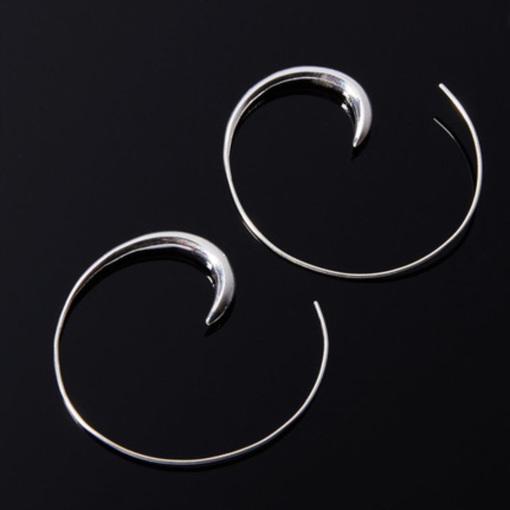 Brand New Sikara & Co. Sterling Silver Hoop Eari…
